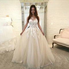 Sleeveless Lace Wedding Dress – Floral A-Line Bridal Gown