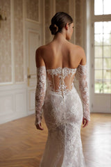 Customized Vintage Lace Mermaid Wedding Dress – Breathtaking Off-Shoulder Long Sleeve Bridal Gown |