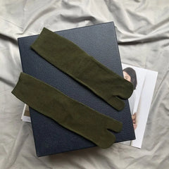 Japanese-Inspired Split Toe Socks – High-Quality Combed Cotton Two-Toed Socks for Men & Women