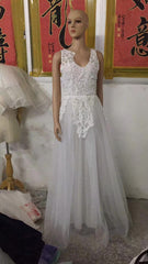Sleeveless Lace Wedding Dress – Floral A-Line Bridal Gown