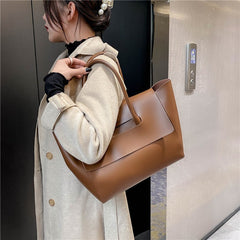 Women’s Elegant Vegan Leather Retro Shoulder Bag