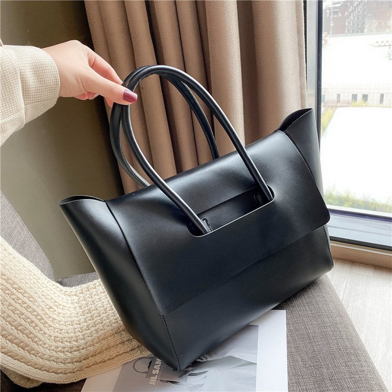 Women’s Elegant Vegan Leather Retro Shoulder Bag