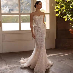 Custom Sweetheart Mermaid Wedding Dress – Handcrafted Lace Appliqué Bridal Gown with Tailored Fit